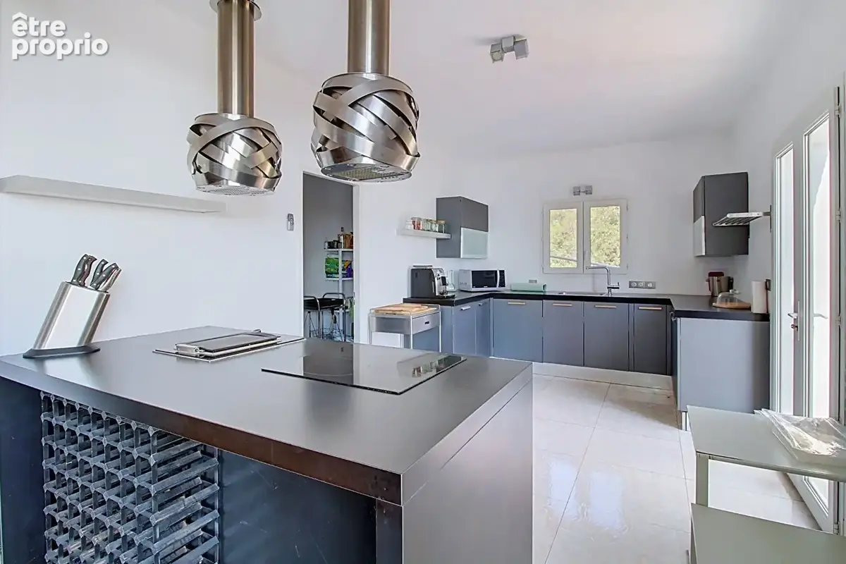 A VENDRE Maison Draguignan 5 pièces 158 m2 avec piscine - photo 8