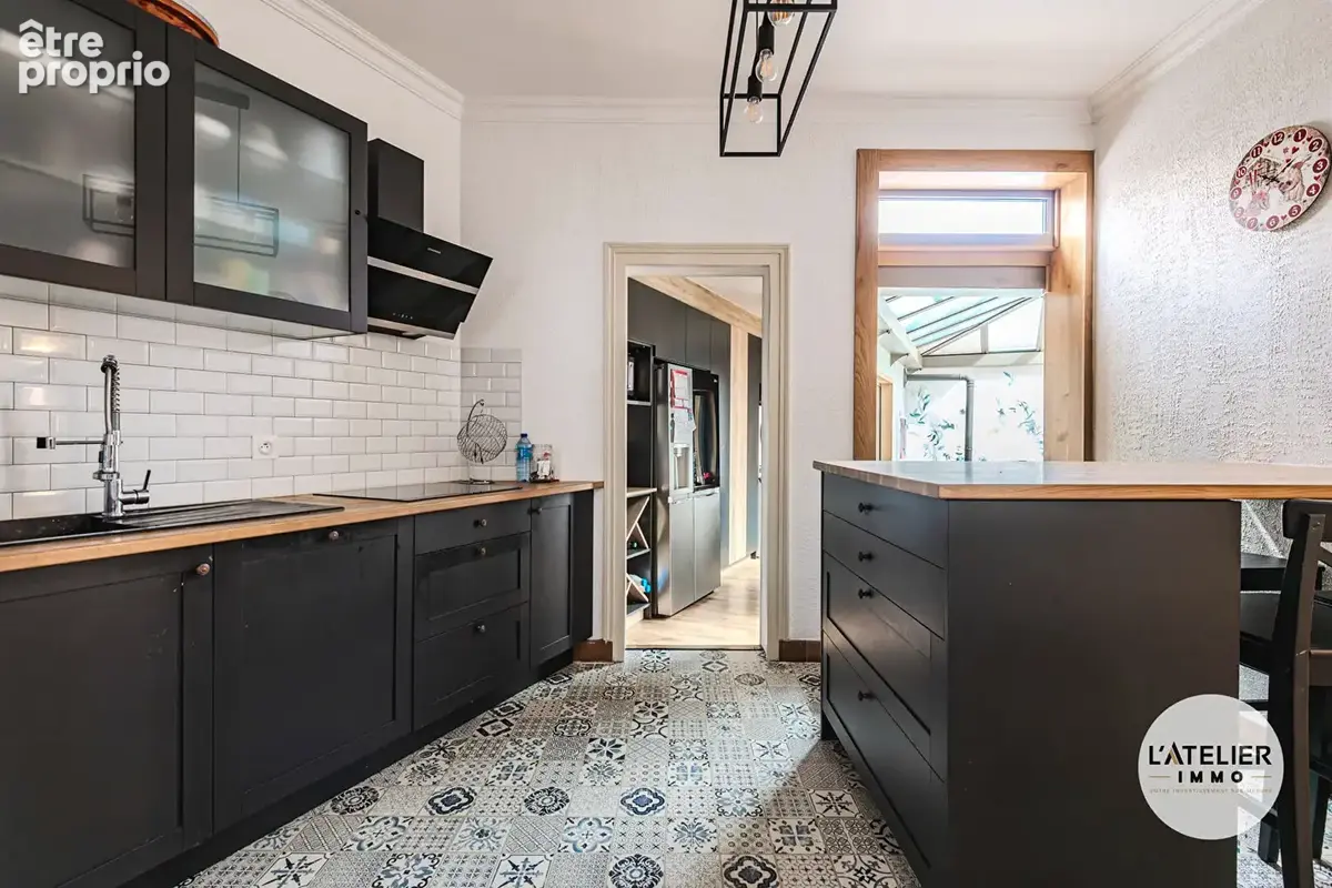 Maison familiale de caractère entièrement climatisée - 130 m² - 4 chambres - Véranda contemporaine - Cour intimiste - photo 7