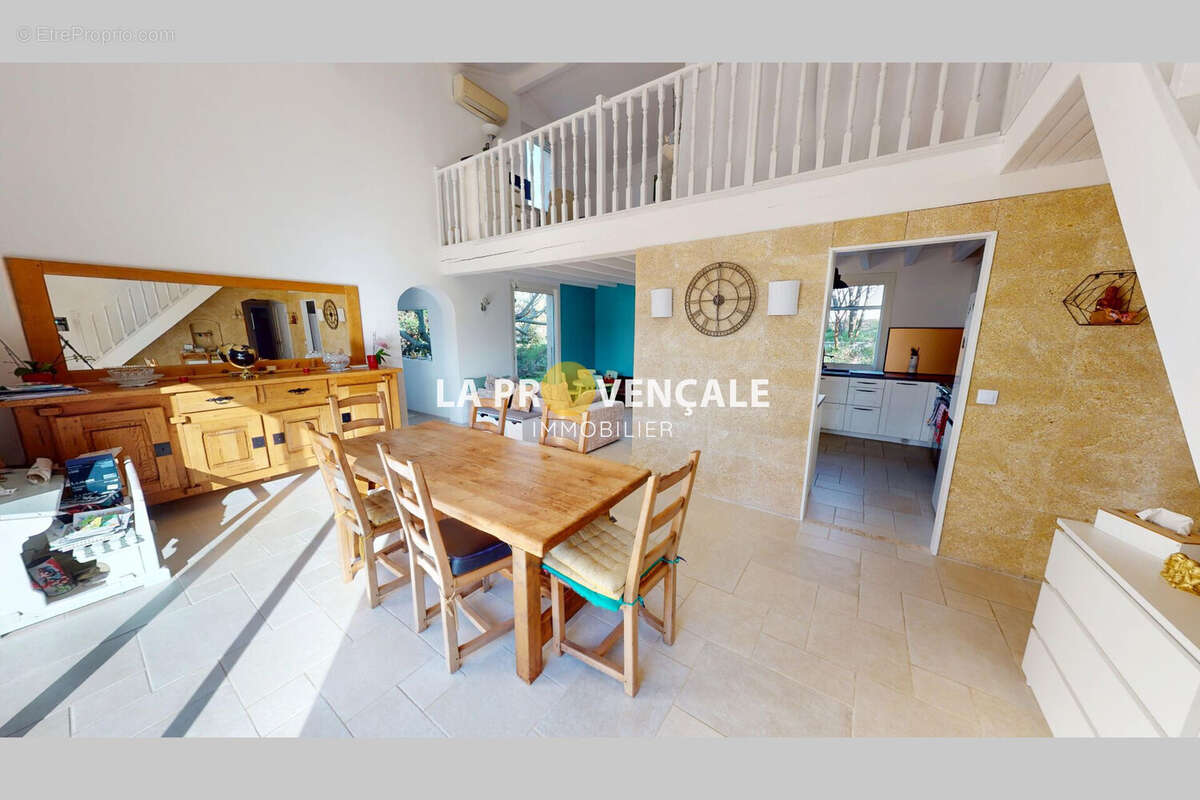 Maison à POURRIERES