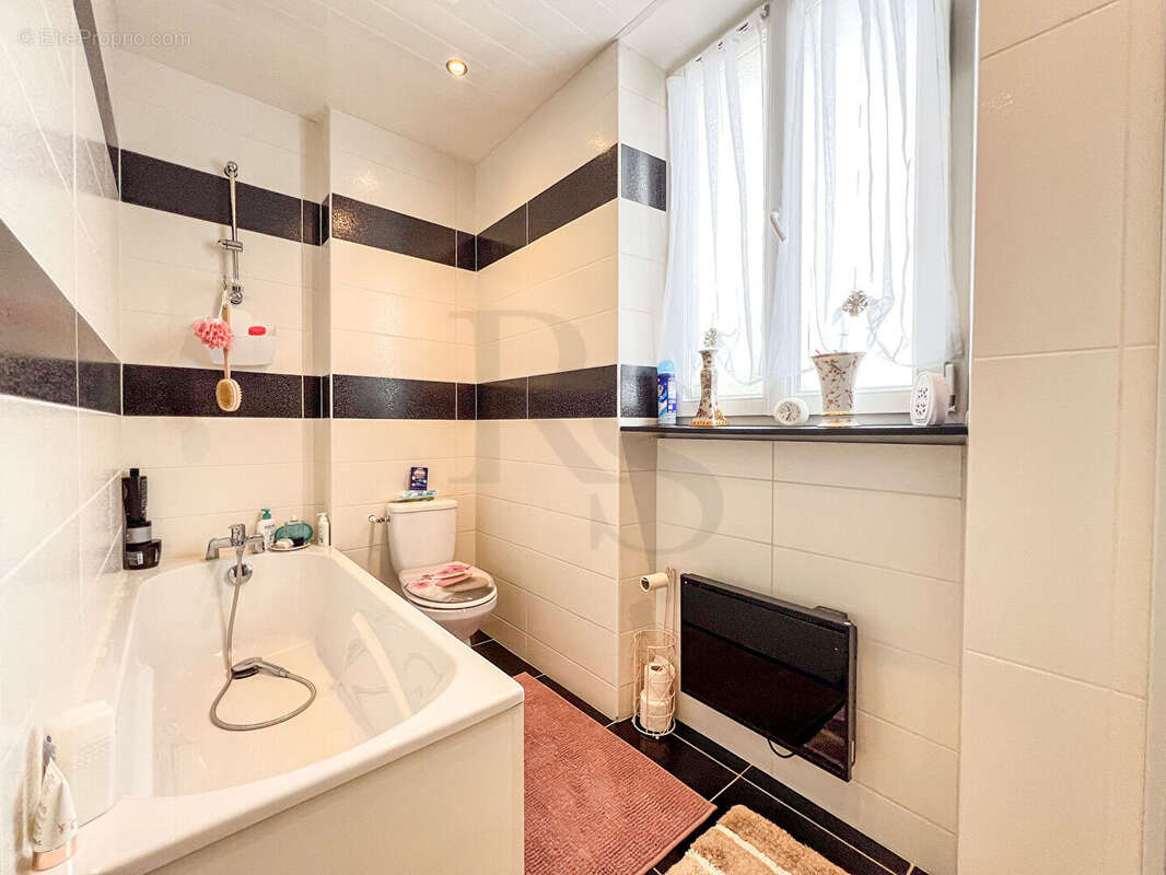 Maison à CONDE-SUR-NOIREAU