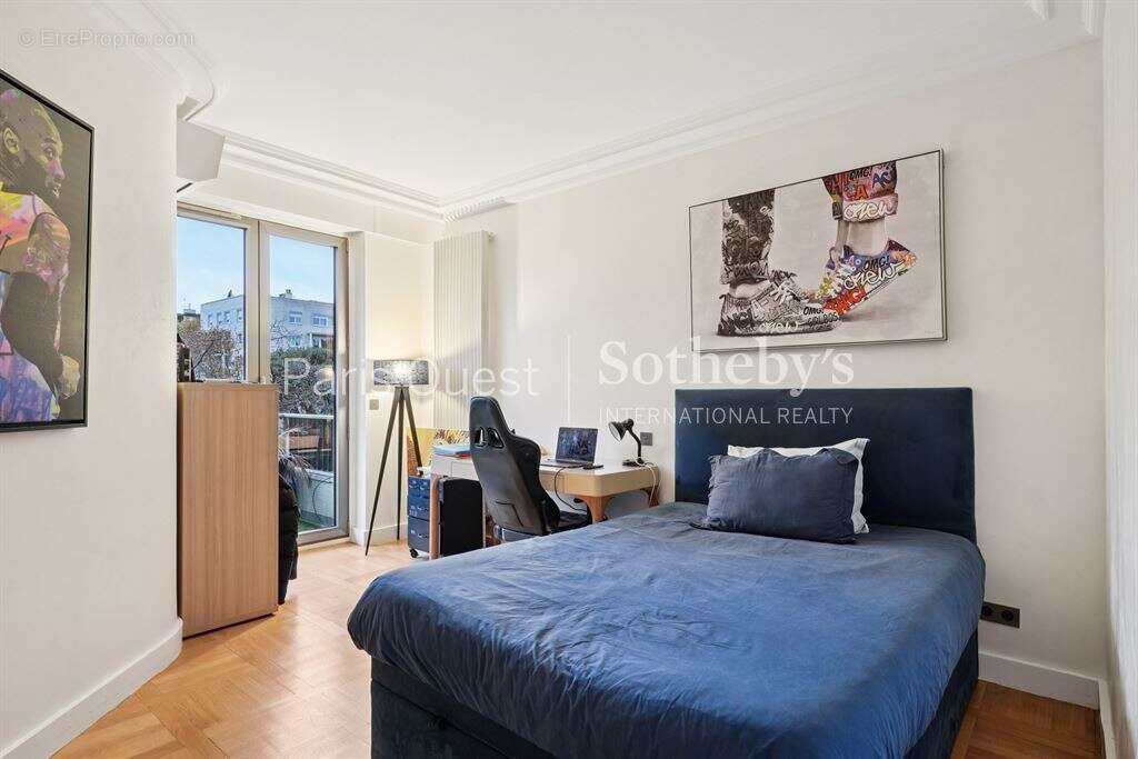 Appartement à NEUILLY-SUR-SEINE