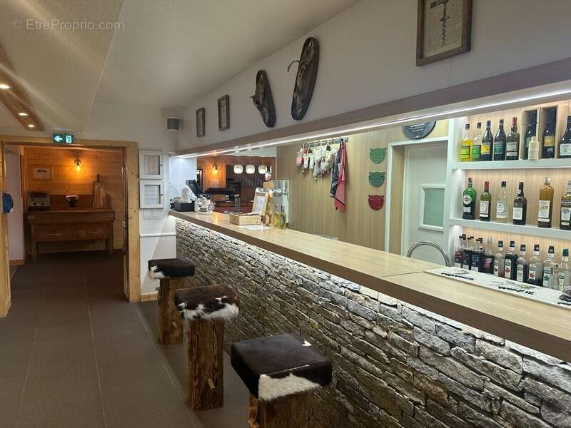 Commerce à LES MARCHES