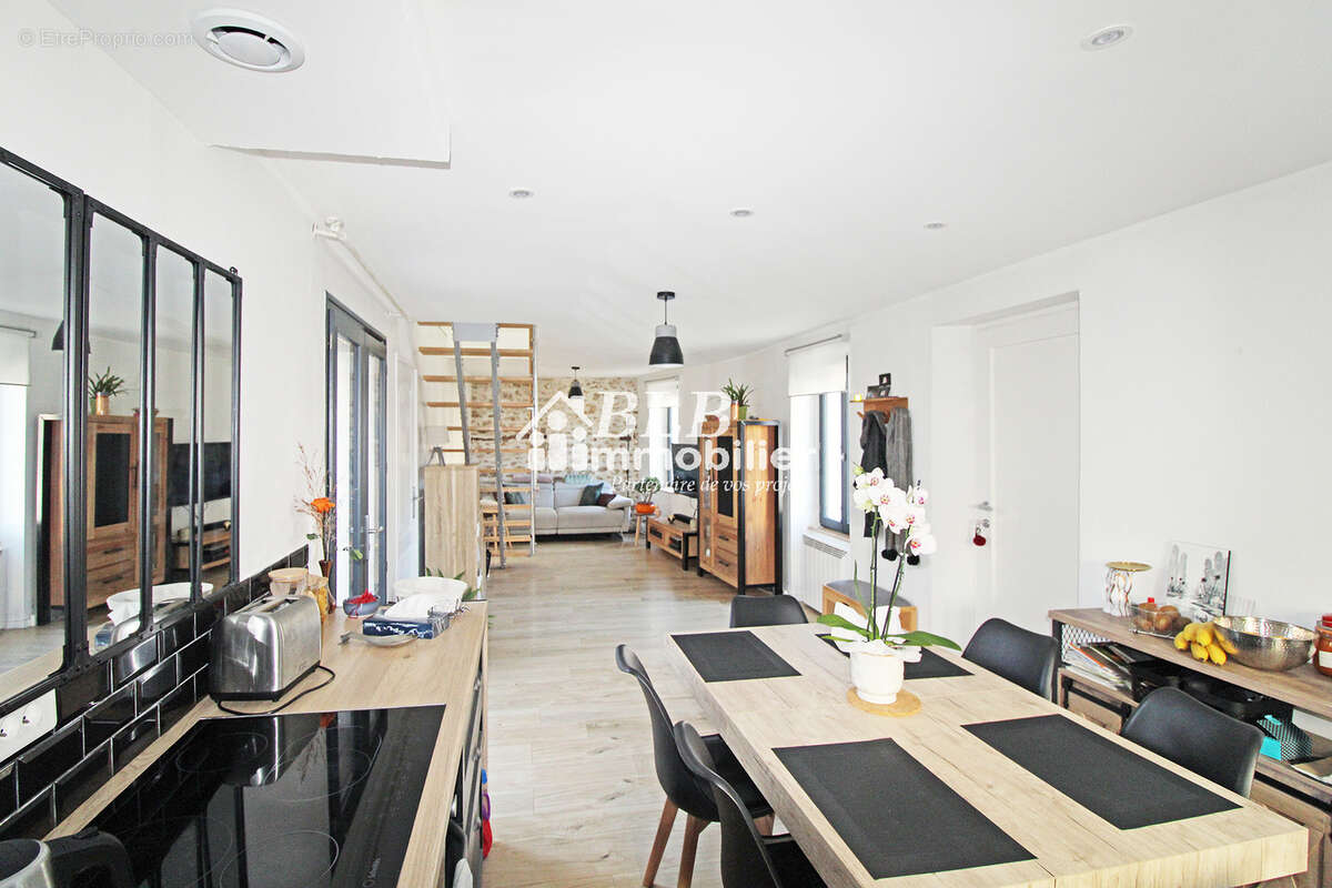 Maison à LE PERRAY-EN-YVELINES