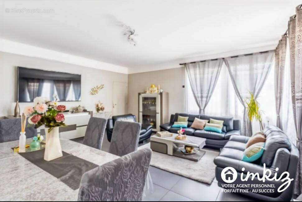 Appartement lumineux avec fort potentiel ! - photo 2