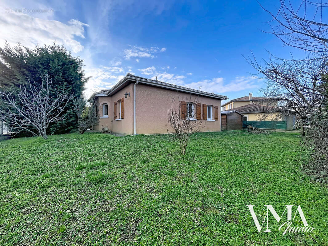 Maison à GREZIEU-LA-VARENNE