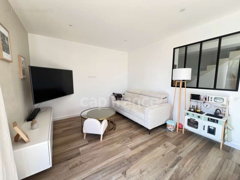 EXCLUSIVITÉ – Élégante maison contemporaine aux prestations soignées, à deux pas du bourg de Pommeret - photo 7