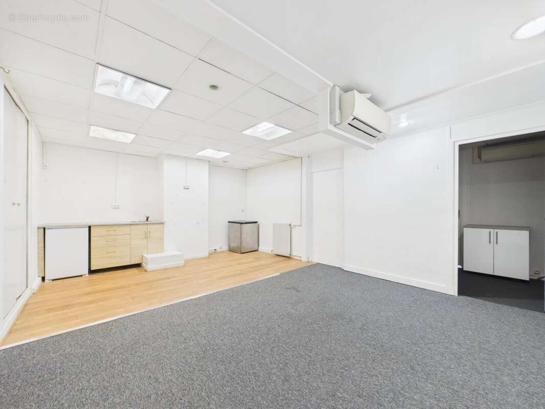 Commerce à NEUILLY-SUR-SEINE