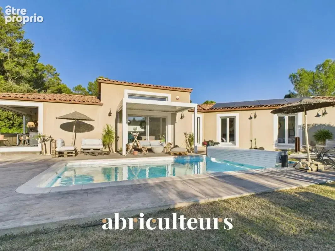 Villa de prestige avec piscine chauffée en vente à Calvisson (30114) - photo 2