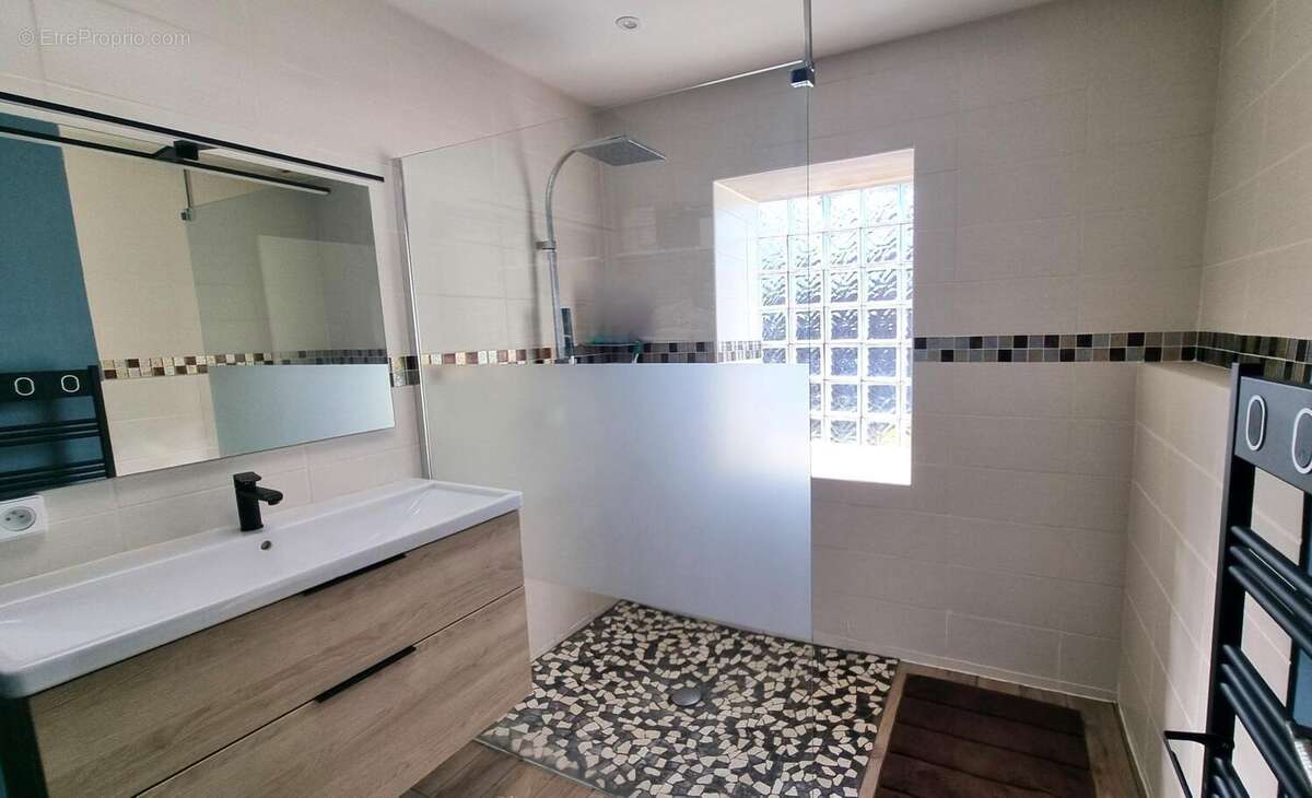 Maison 115 m² à Vaire  - photo 6