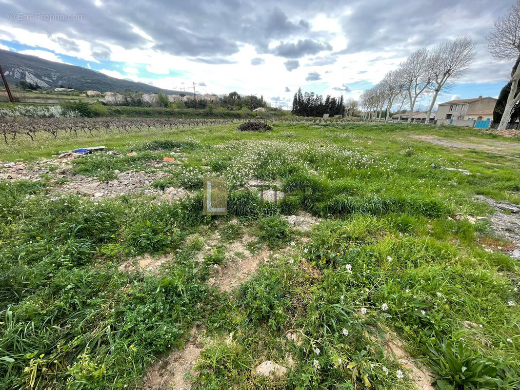 Terrain à BARBAIRA