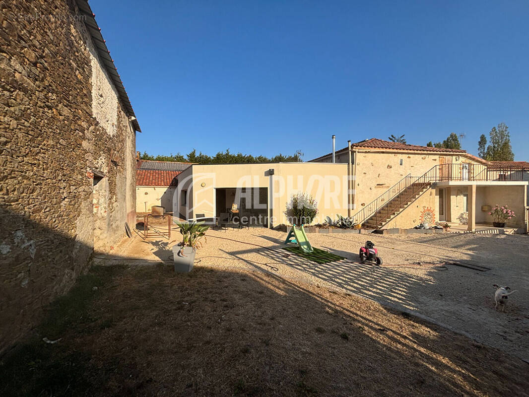 Maison à SAINT-MARTIN-DES-NOYERS