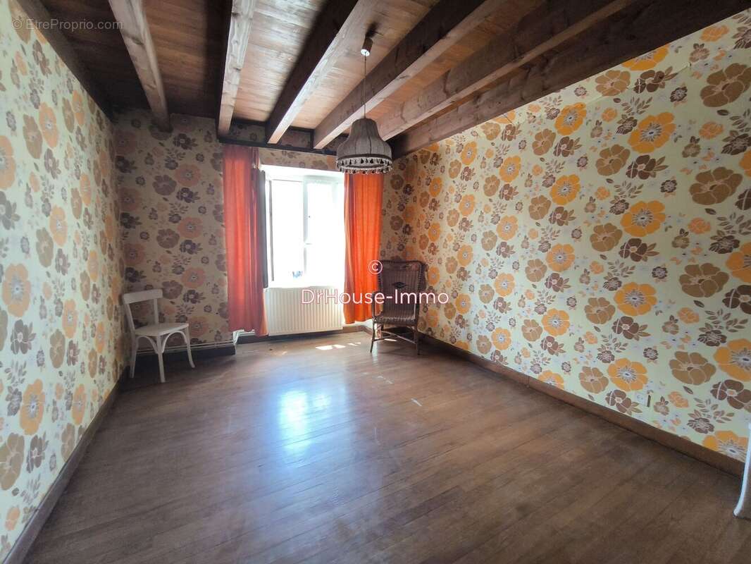 Maison 165 m² à Soye  - photo 8