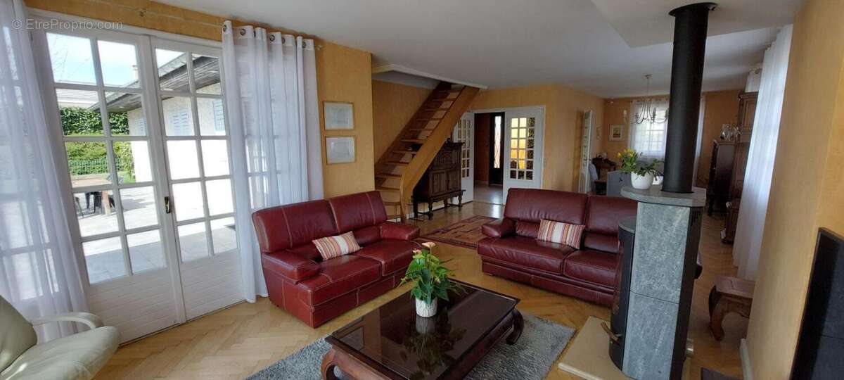 Maison à CHAMPAGNE-AU-MONT-D'OR