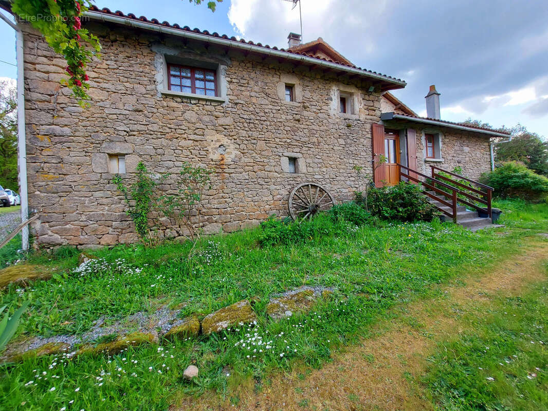 Maison à BESSINES-SUR-GARTEMPE