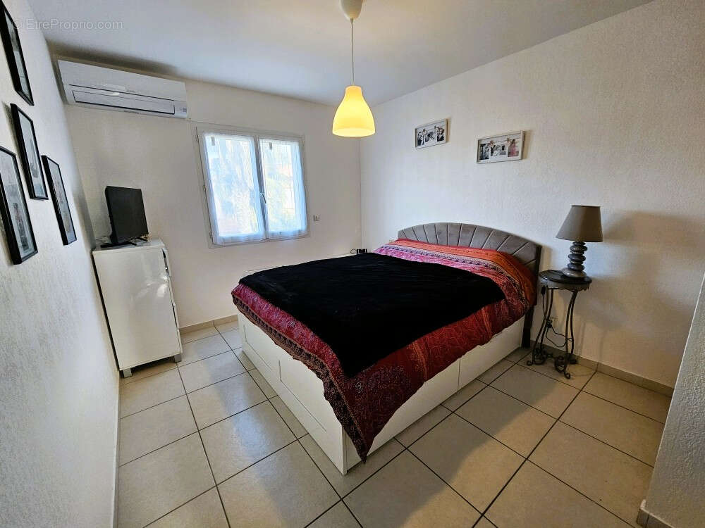 Maison à SAINT-LAURENT-DE-LA-SALANQUE