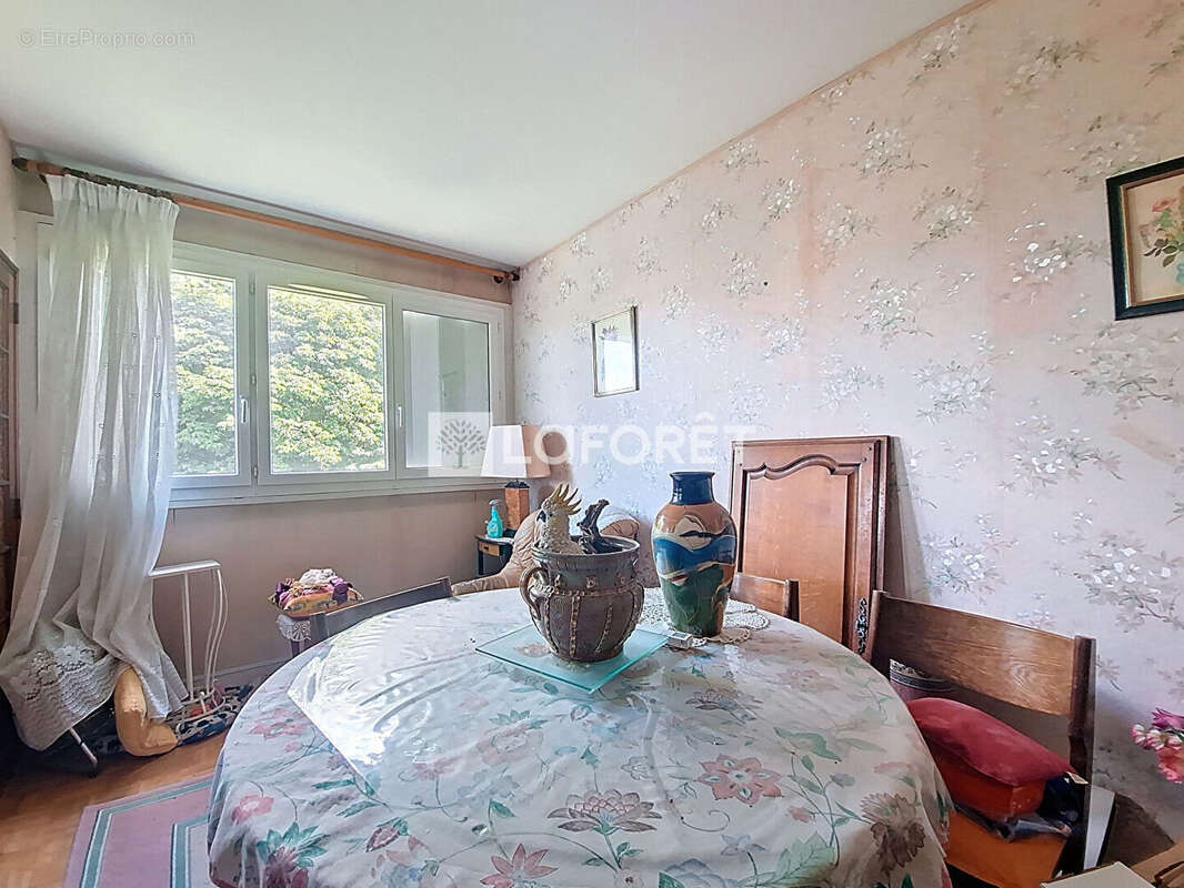 Appartement à VERNEUIL-SUR-SEINE