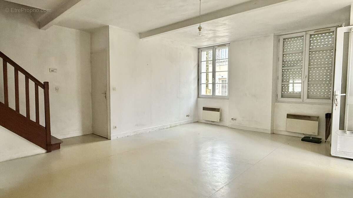 Maison à BONNETABLE