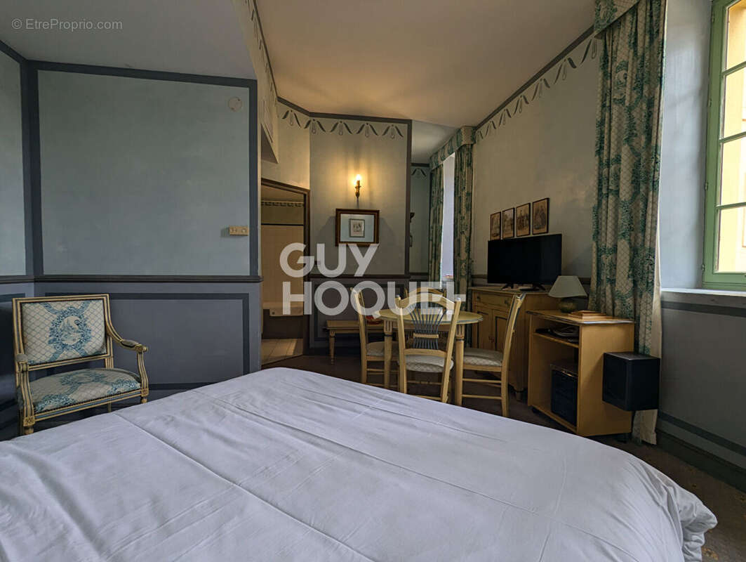 Appartement à MONTBRUN-LES-BAINS