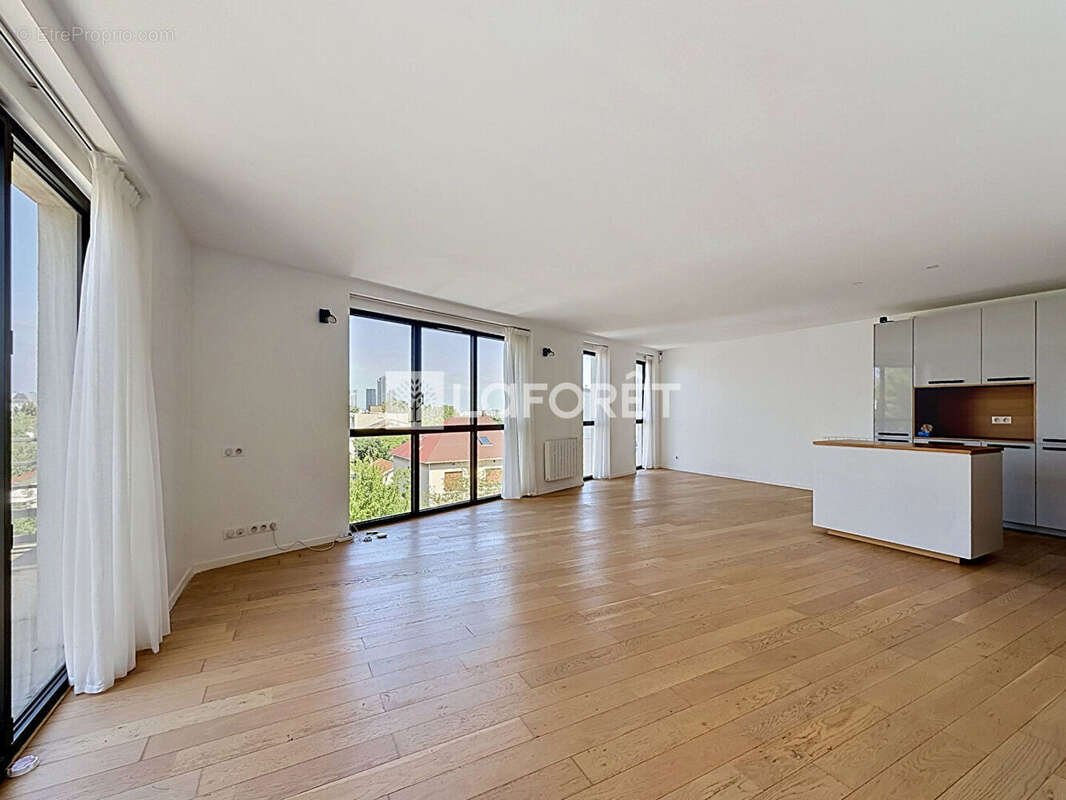 Appartement à SURESNES