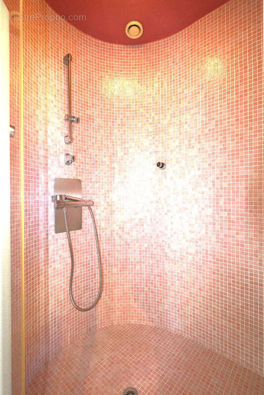Maison d'architecte avec piscine 9 pièces 232.74 m² - photo 10