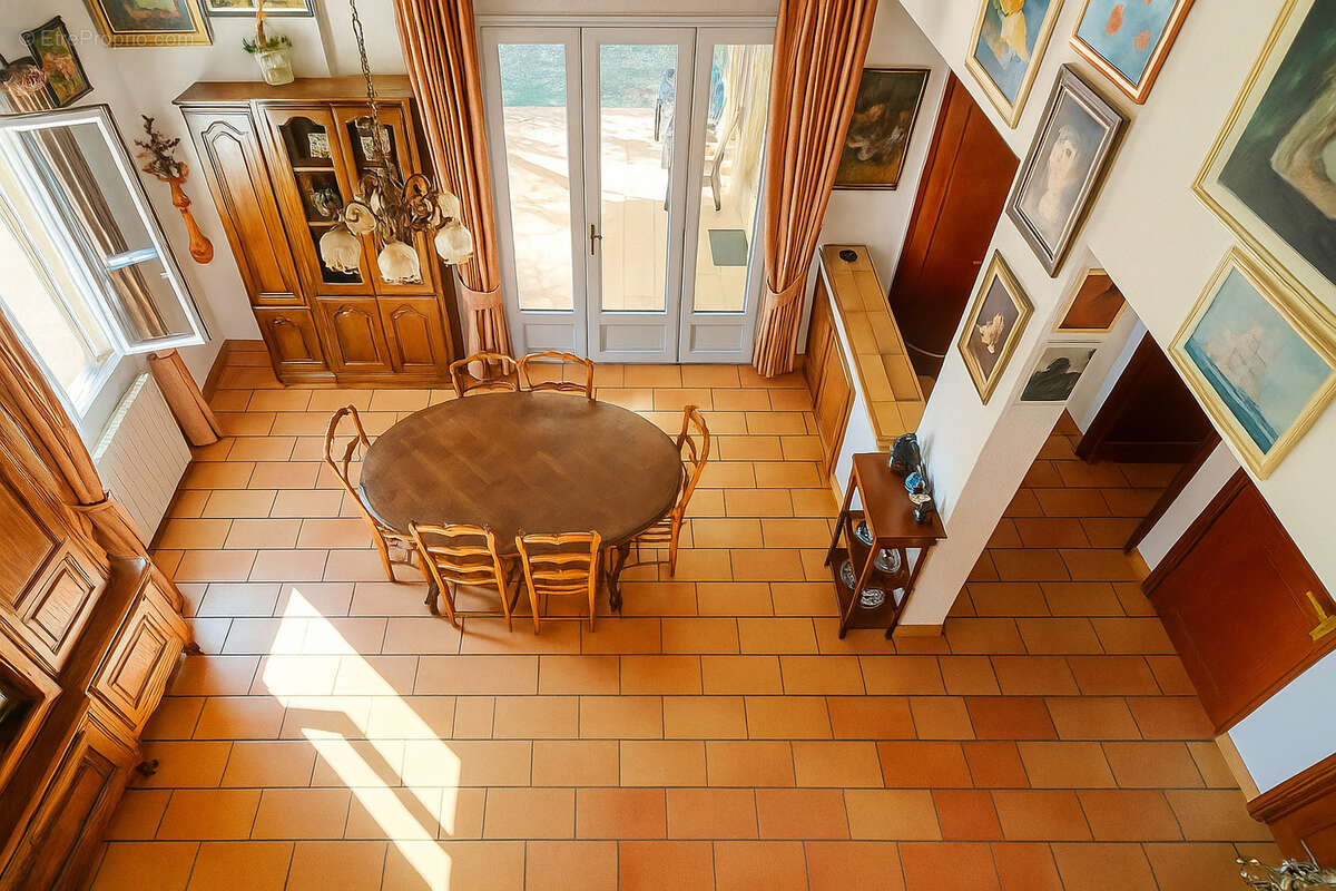 Maison à MAUBEC