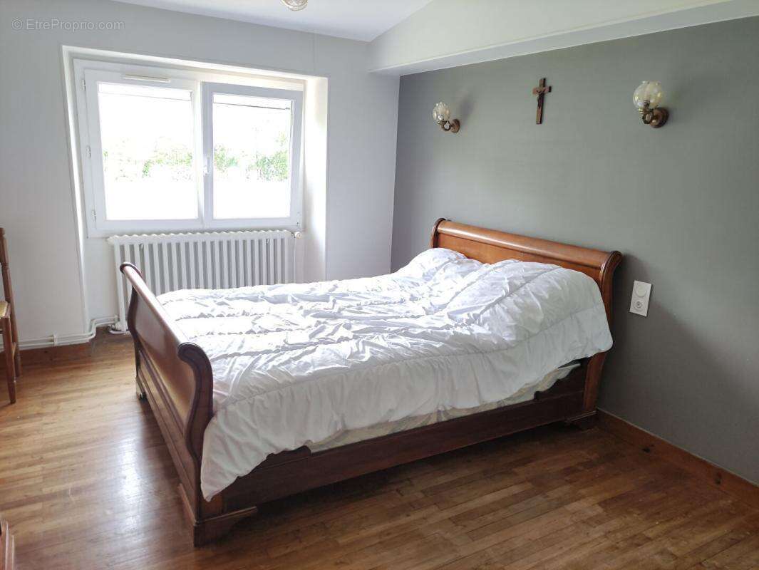 Maison à LES CHATELLIERS-CHATEAUMUR