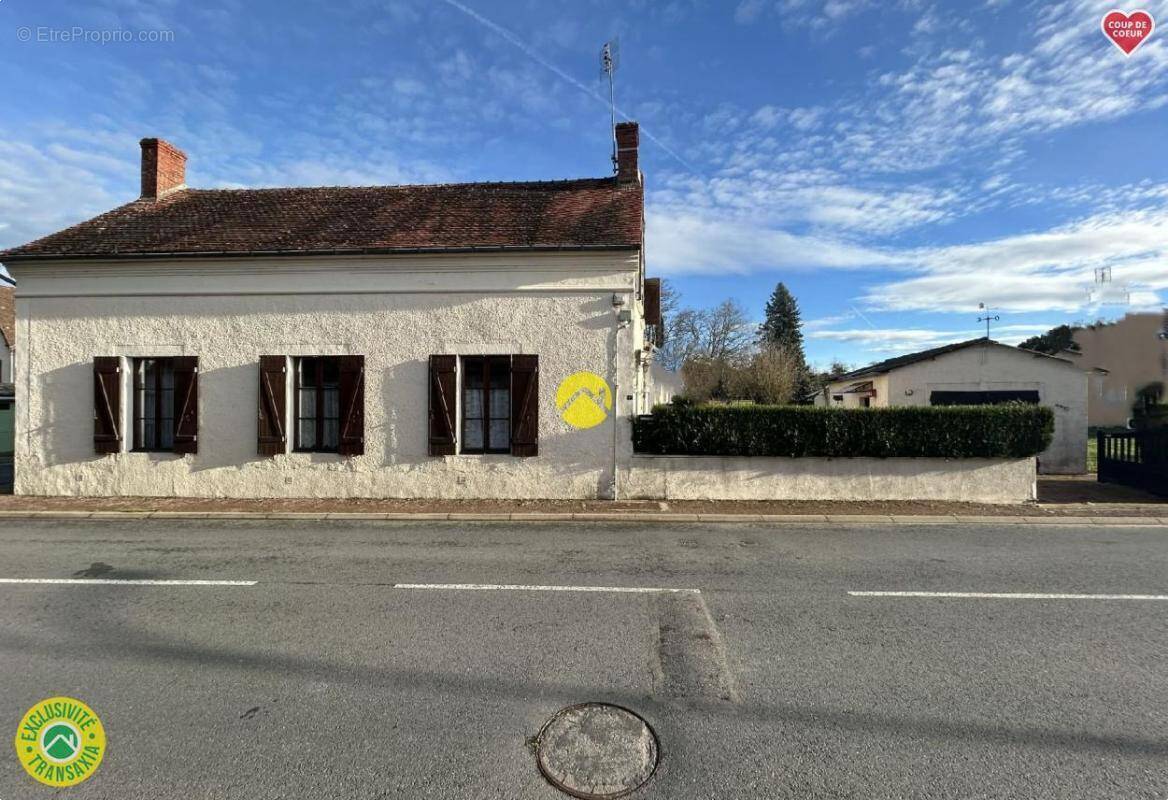 Maison à LE VEURDRE