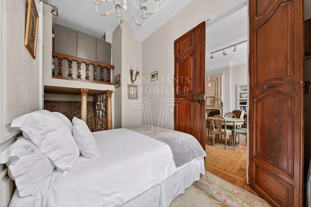 Appartement à PARIS-3E