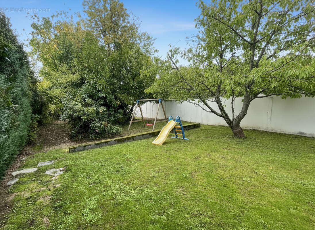 Maison à VERRIERES-LE-BUISSON