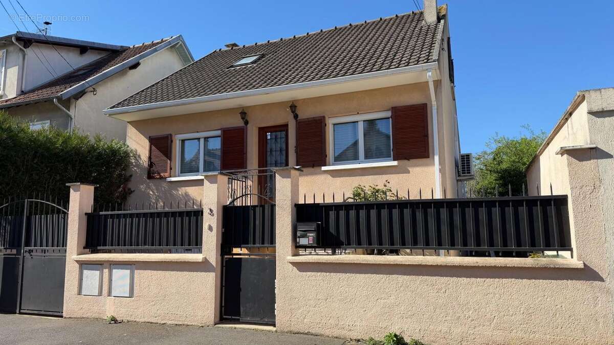 Maison à NEUILLY-SUR-MARNE