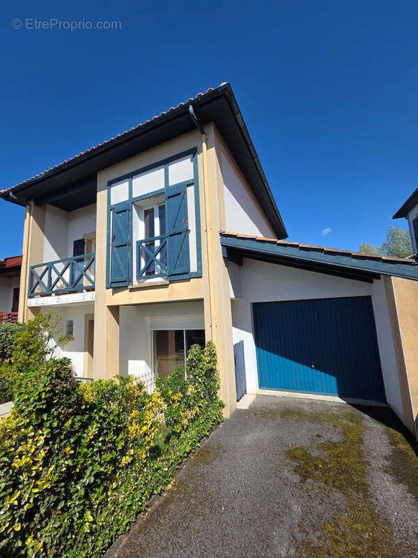 À vendre à Hendaye secteur Plage:  Maison mitoyenne F4 avec Jardin au calme d´une impasse. - photo 45