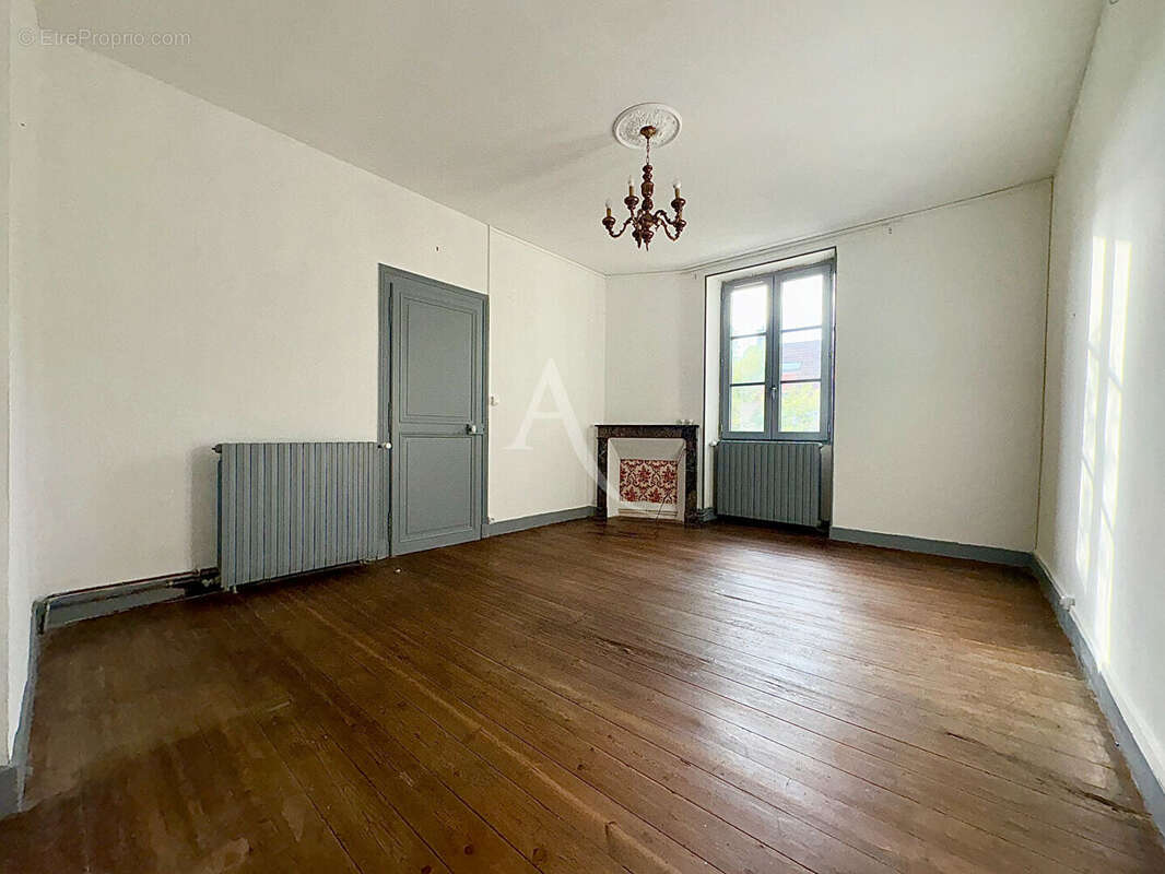 Maison à MONTMORILLON