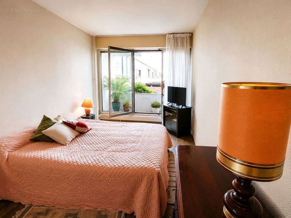 Appartement 90 m² à Paris-19e  - photo 4