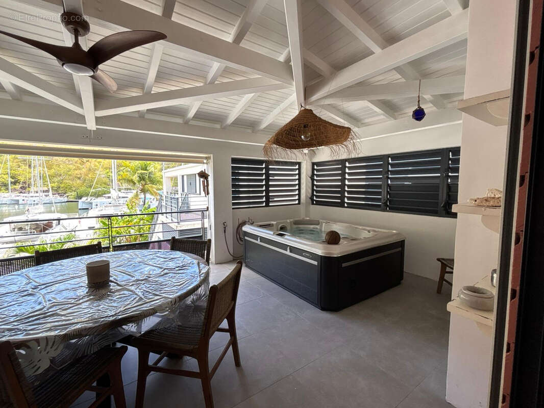 Duplex vue marina avec jacuzzi — Anse Marcel - photo 19