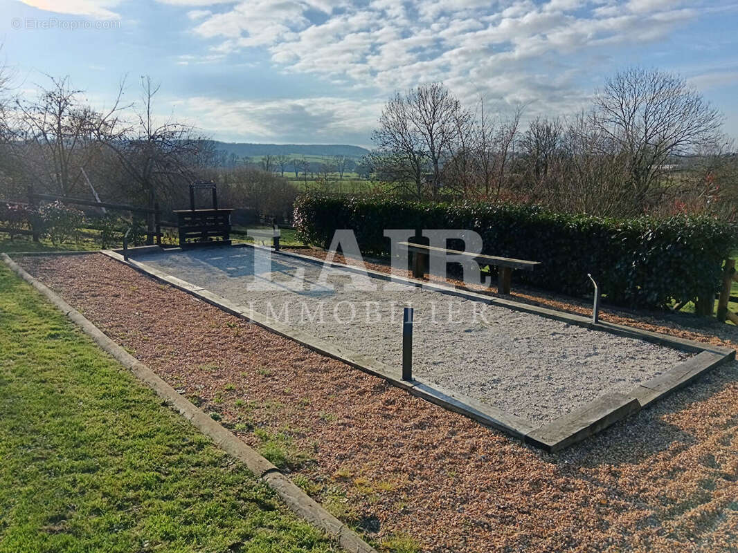 Maison à LE MELE-SUR-SARTHE