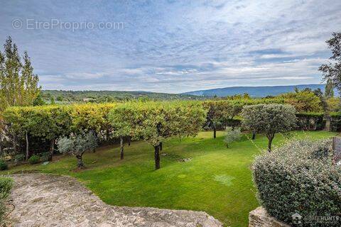 Maison à GORDES