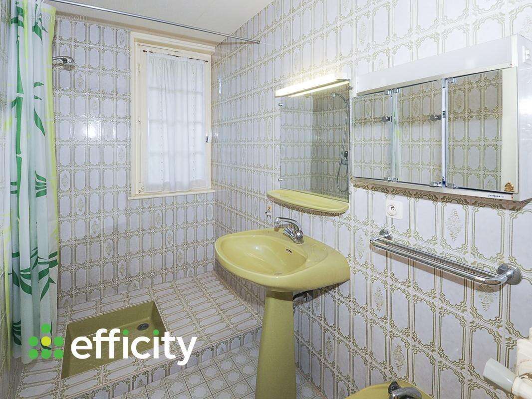 Maison à VETRAZ-MONTHOUX