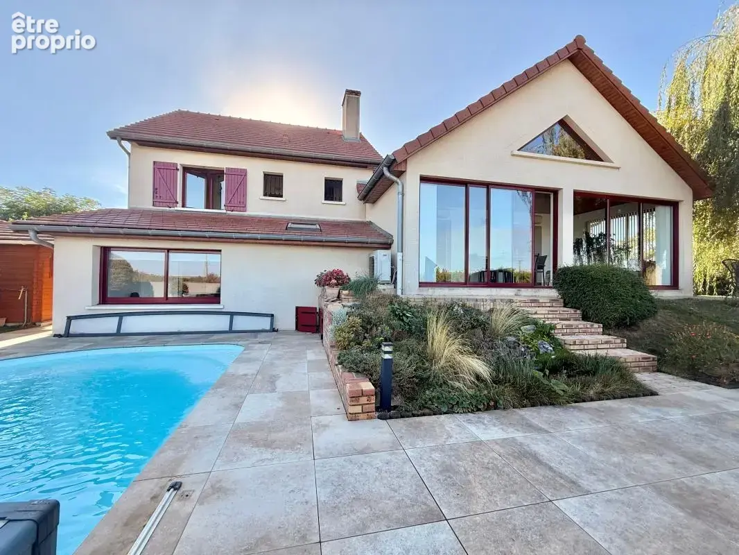 Photo Maison à Noiron-Sous-Gevrey au prix de 395 000€