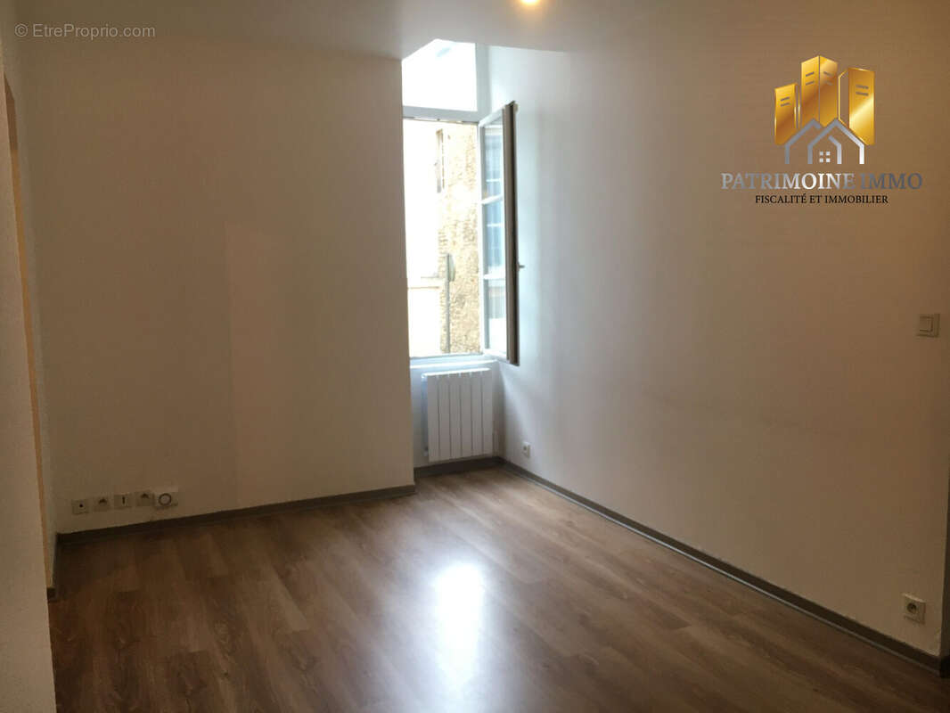 Appartement 300 m² à Alencon  - photo 6