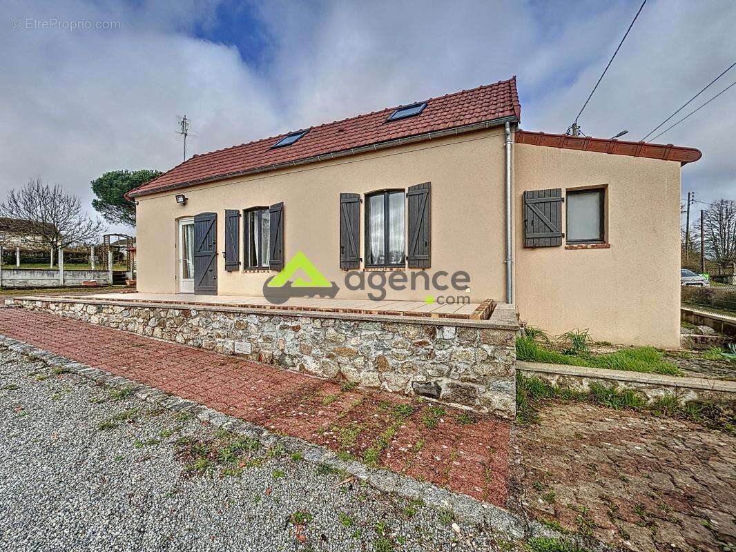 Maison à LAVAVEIX-LES-MINES