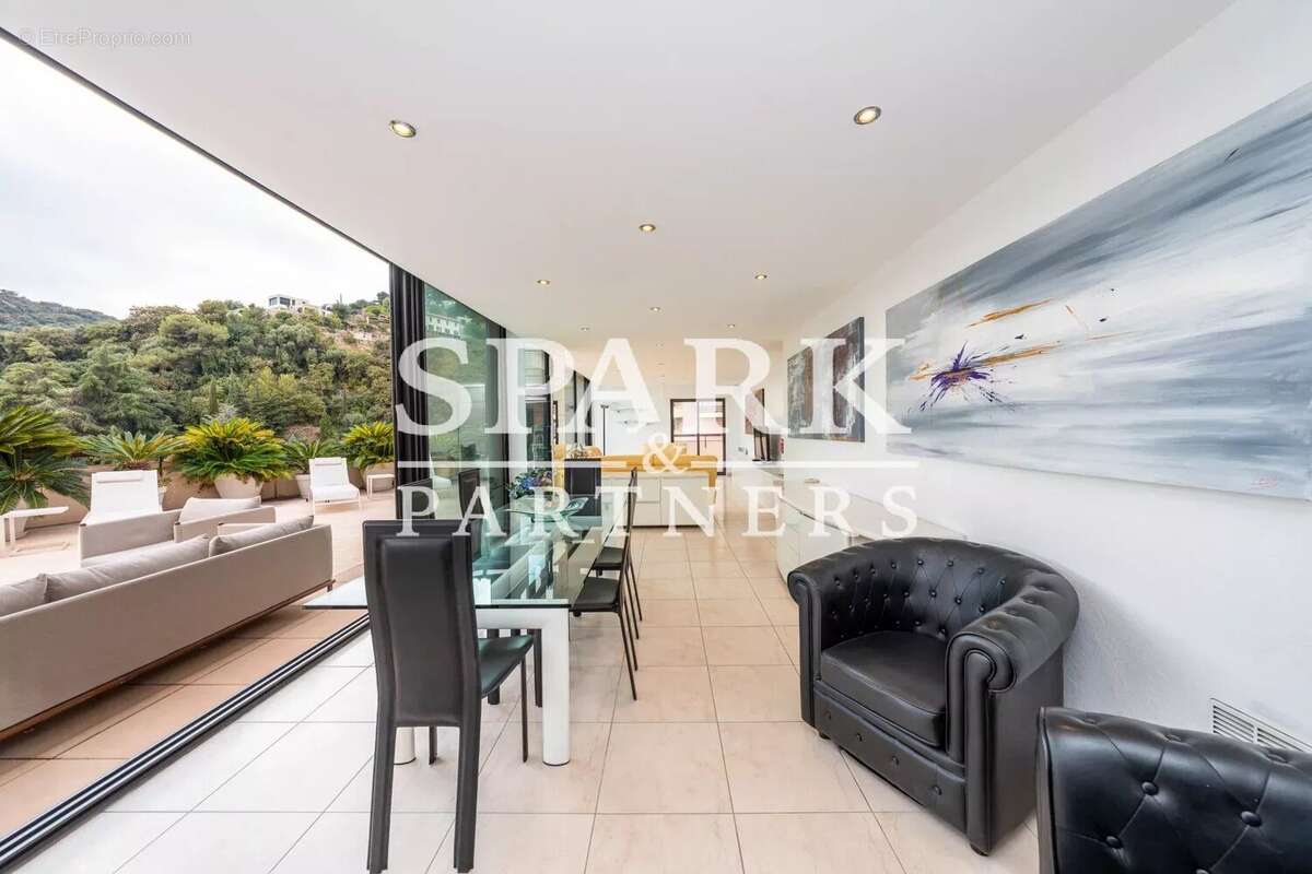 Appartement à BEAUSOLEIL