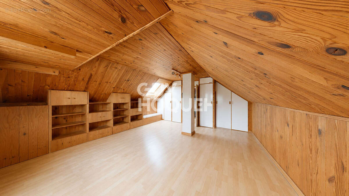 Maison familiale au calme avec piscine, grand terrain et sous-sol complet à Chavanod - photo 8