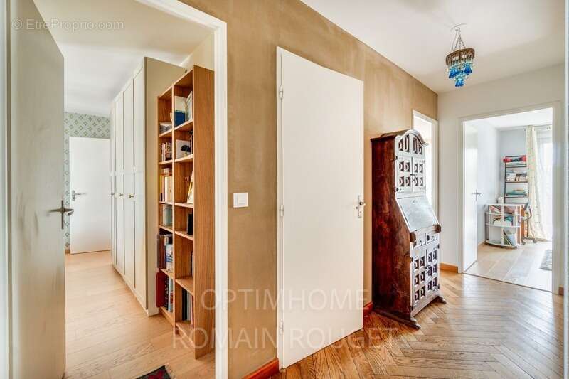 Appartement à NANTERRE