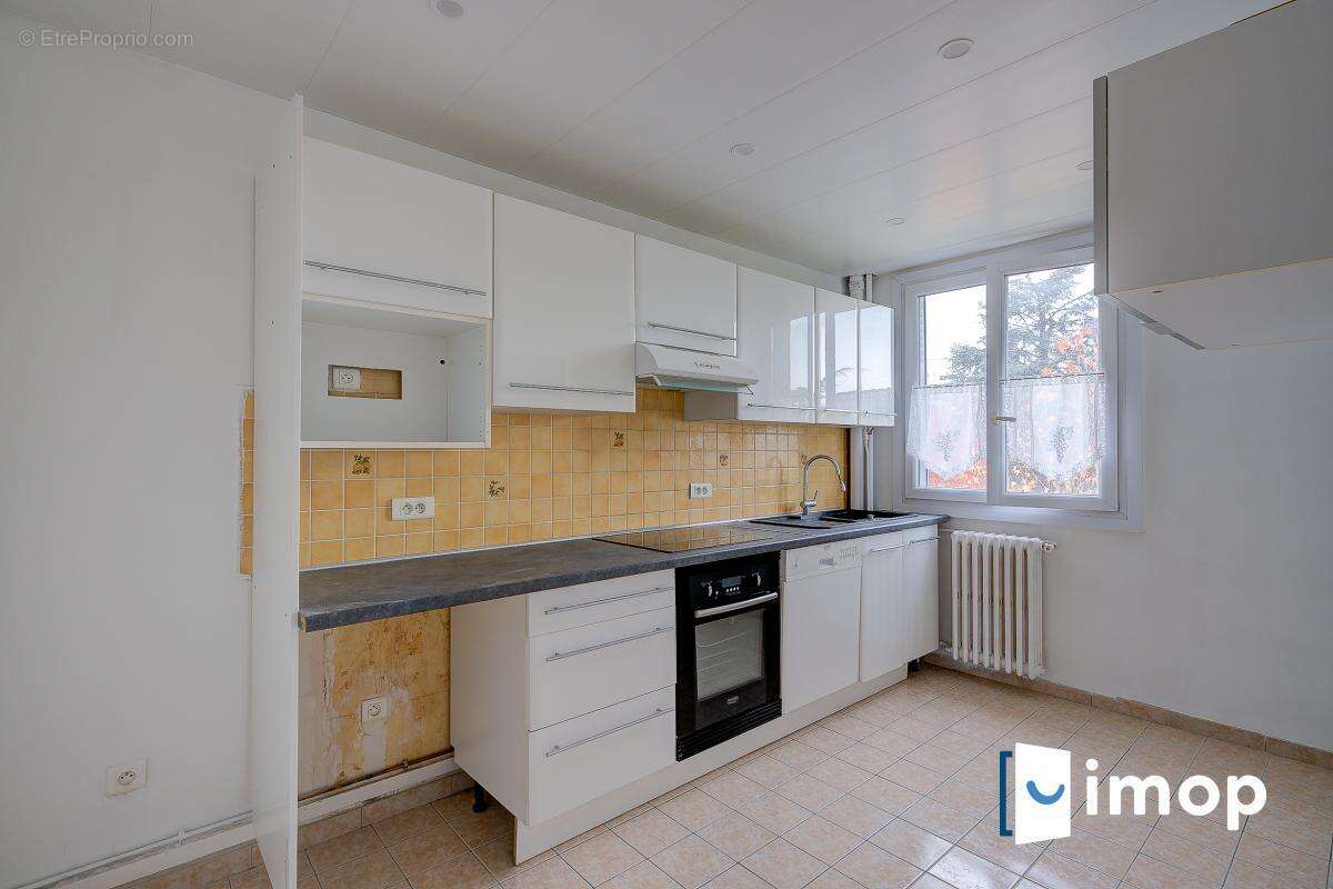 Appartement à FRESNES