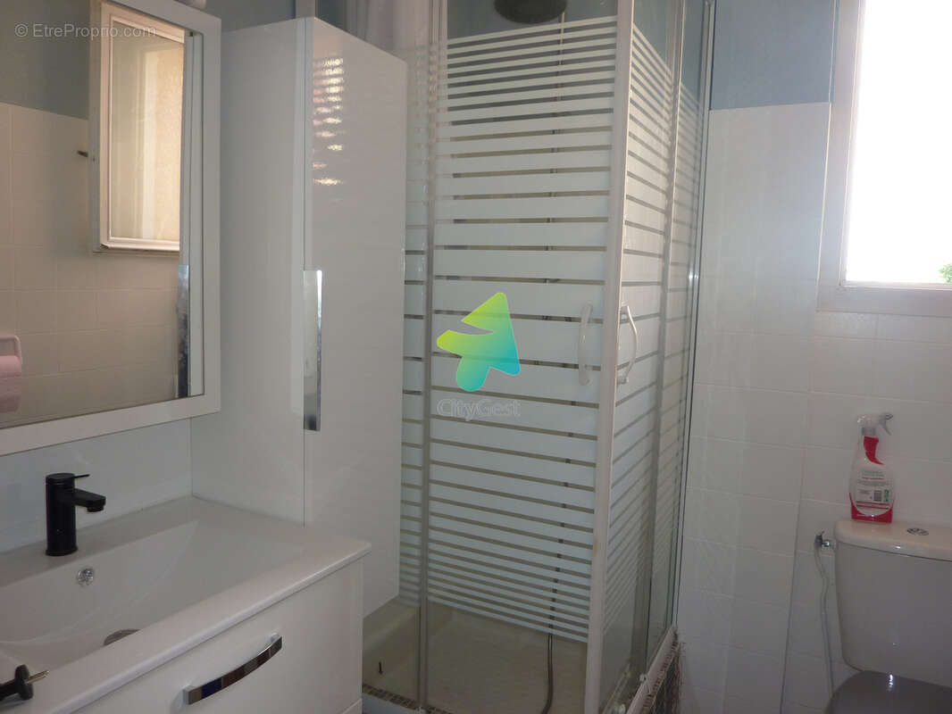 Appartement t2 proche du centre ville et de la mer - photo 5