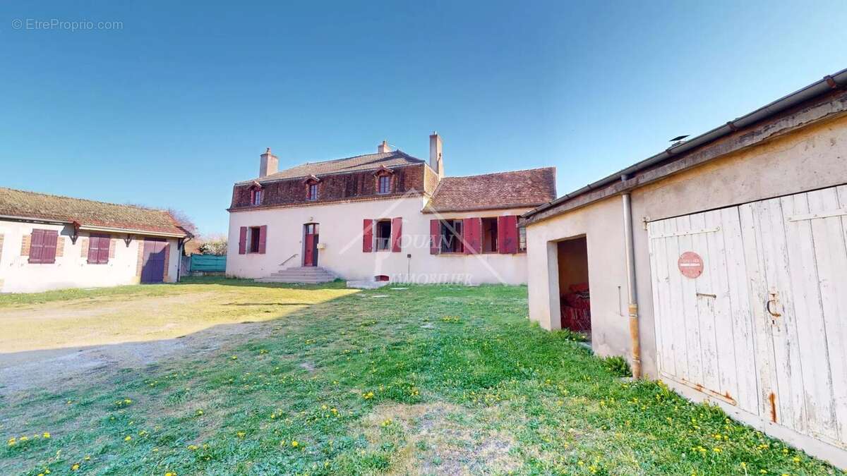 Maison à SALIGNY-SUR-ROUDON