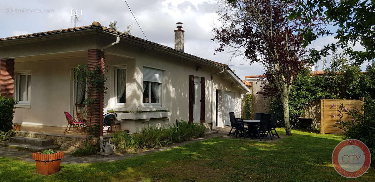 Maison à ARES