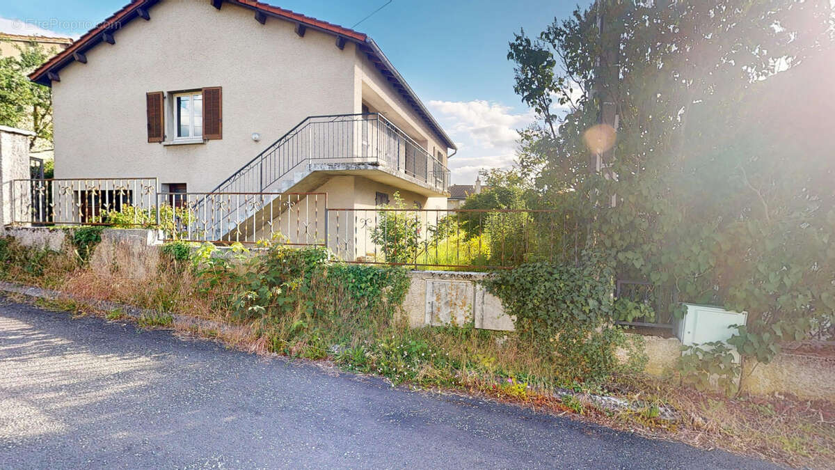 EN EXCLUSIVITE ! maison traditionnelle sur sous-sol complet, sur terrain clos d'env 670 m2 - photo 9