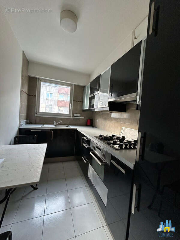 Appartement à COURBEVOIE