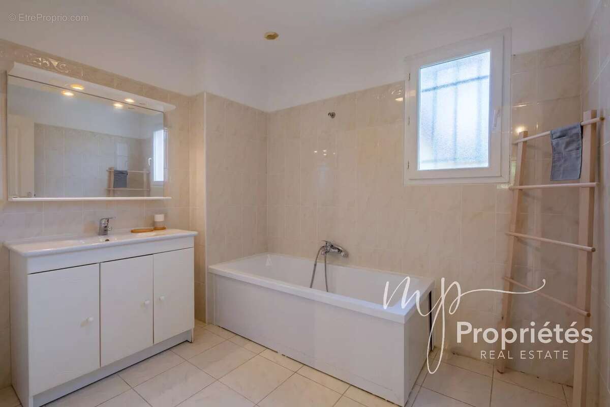 Maison à RAYOL-CANADEL-SUR-MER